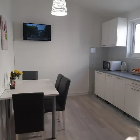 Apartment 10033a