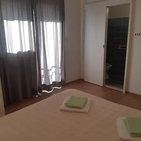 Apartment 10033a *